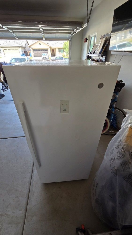 GE Energy Star Garage Ready Upright Freezer