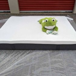 KING Emma Sleep Memory Foam Mattress - Like New