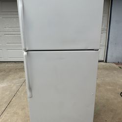 Apartment Sized Fridge Refrigerator— Delivery Available 