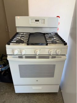 GE gas range stove