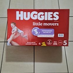 HUGGIES SIZE 5  104 COUNT