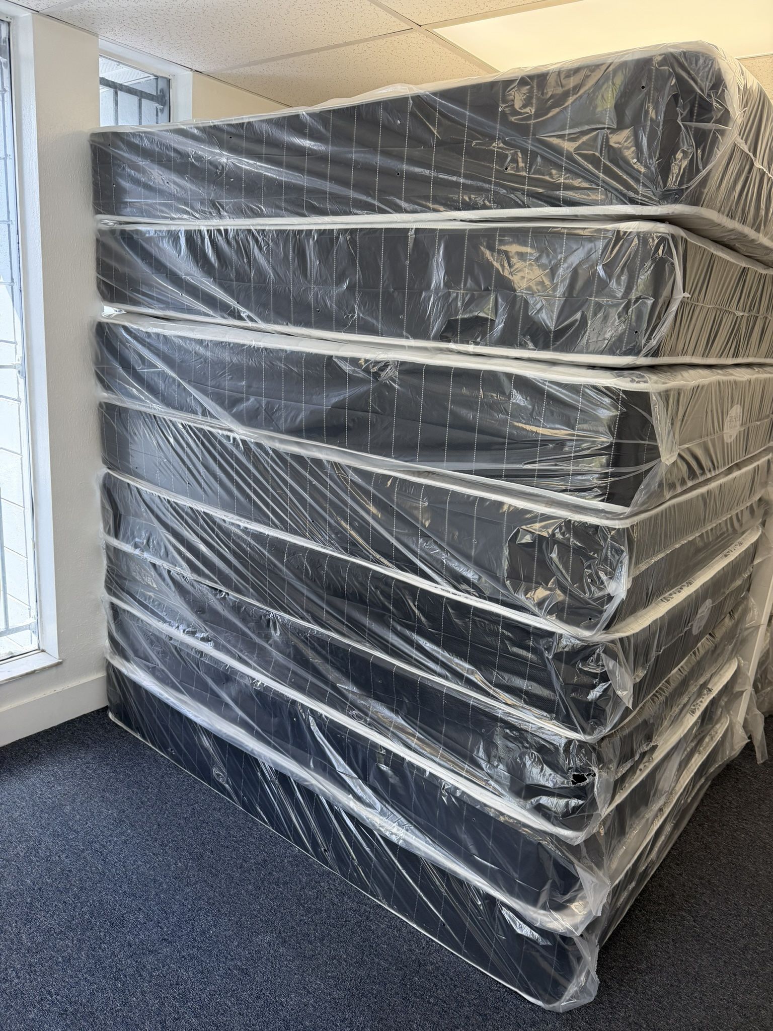 QUEEN MATTRESS GRAND LIQUIDATION 