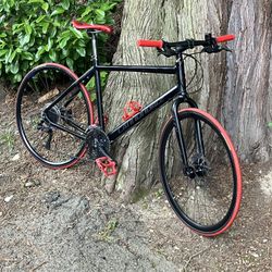 Cannondale road bike - Size M/L