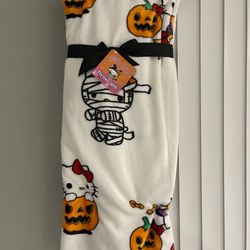Hello kitty halloween throw
