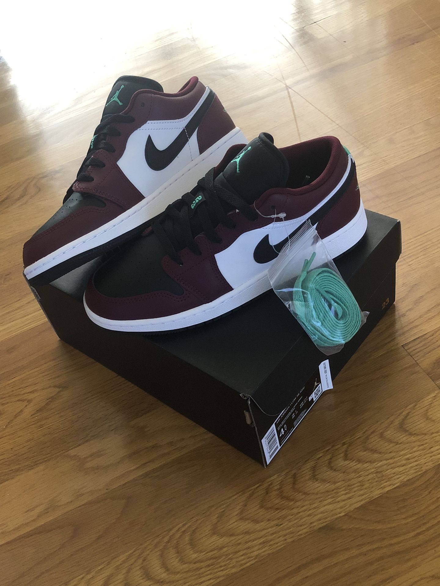 Air Jordan 1 Low SE GS Dark Beetroot 