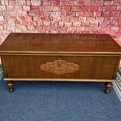 Vintage LANE Cedar chest With Lock Solid Wood Coffee Table 