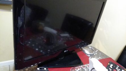 L g 32 inch flat screen TV