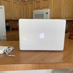 Apple MacBook Laptop 