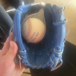 Small T-ball Size Glove With Ball Baseball Glove