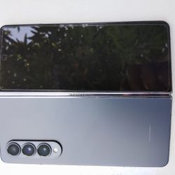 Samsung Galaxy Z Fold4 