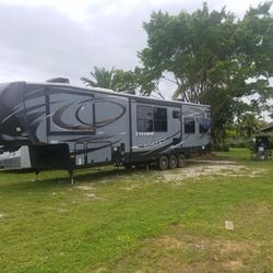 2015 Heartland cyclone 4200 toyhauler