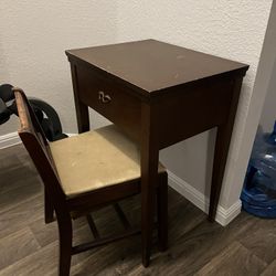 Sewing Machine Table And Chair 