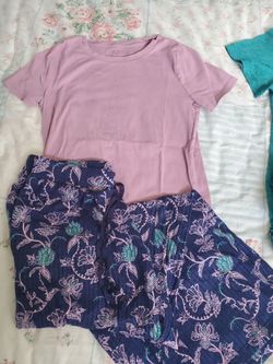 New 2 Womens Sleep/Loungewear Sets (price both)- p/u in Gilbert
