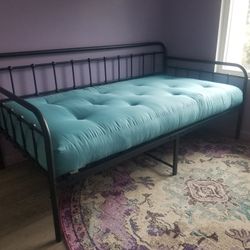 Day Bed - Twin Bed 
