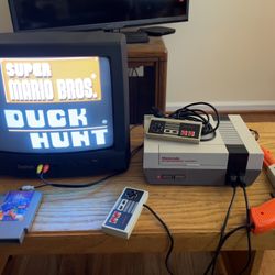 Vintage NES Nintendo Entertainment System OEM Console with TV LOT Bundle TESTED