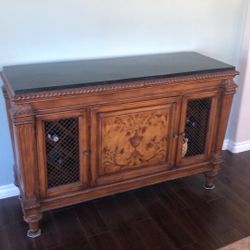 Beautiful Vintage Side Table/china Cabinet/wine 