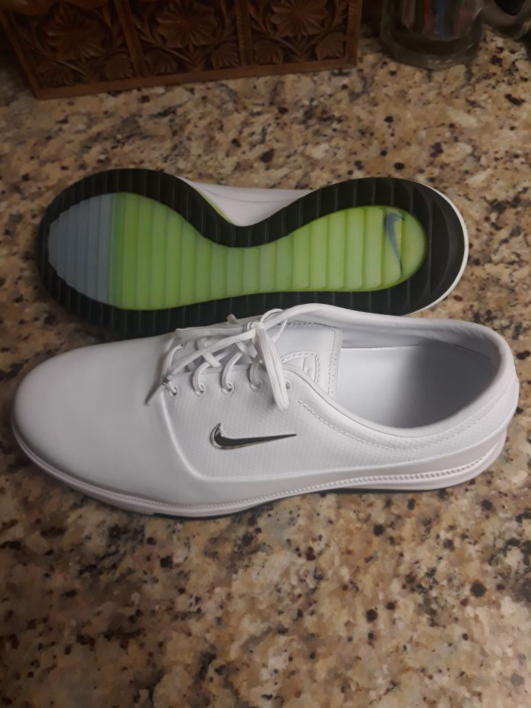 NEW Men's Nike Air Zoom Victory Tour Golf Shoes Size 11.5 White with Chrome Swoosh. Quality Product NEW