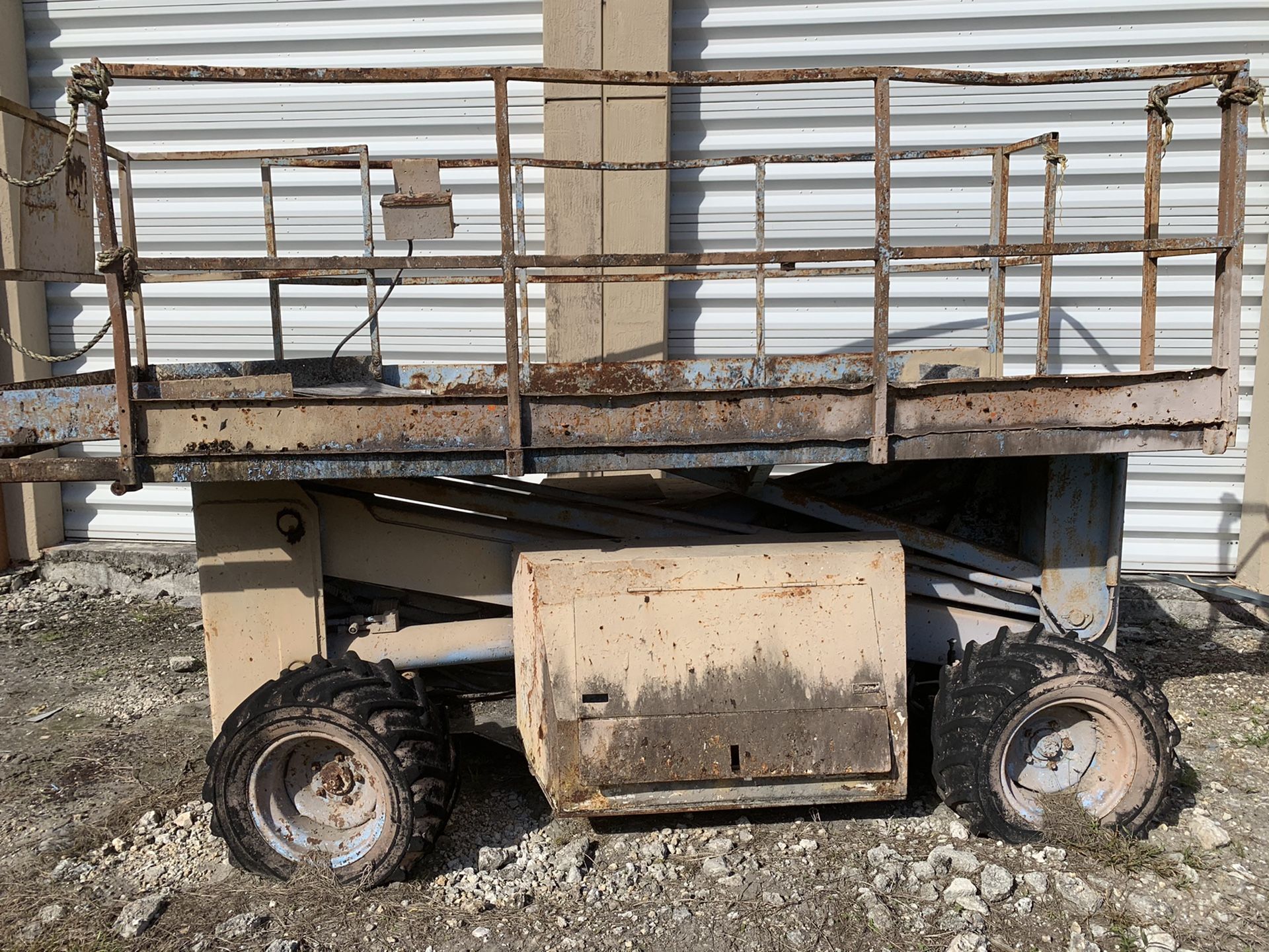 LIFT FOR PARTS OR REPAIR (It’s Available if you see it posted) Make us an Offer!!!