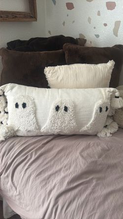 Ghost pillow