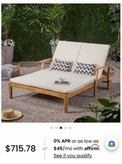 NEW IN BOX OUTDOOR ADJUSTABLE DOUBLE CHAISE LOUNGE WITH WATER  💦 RESISTANT CUSHIONS IN TEAK AND CREAM