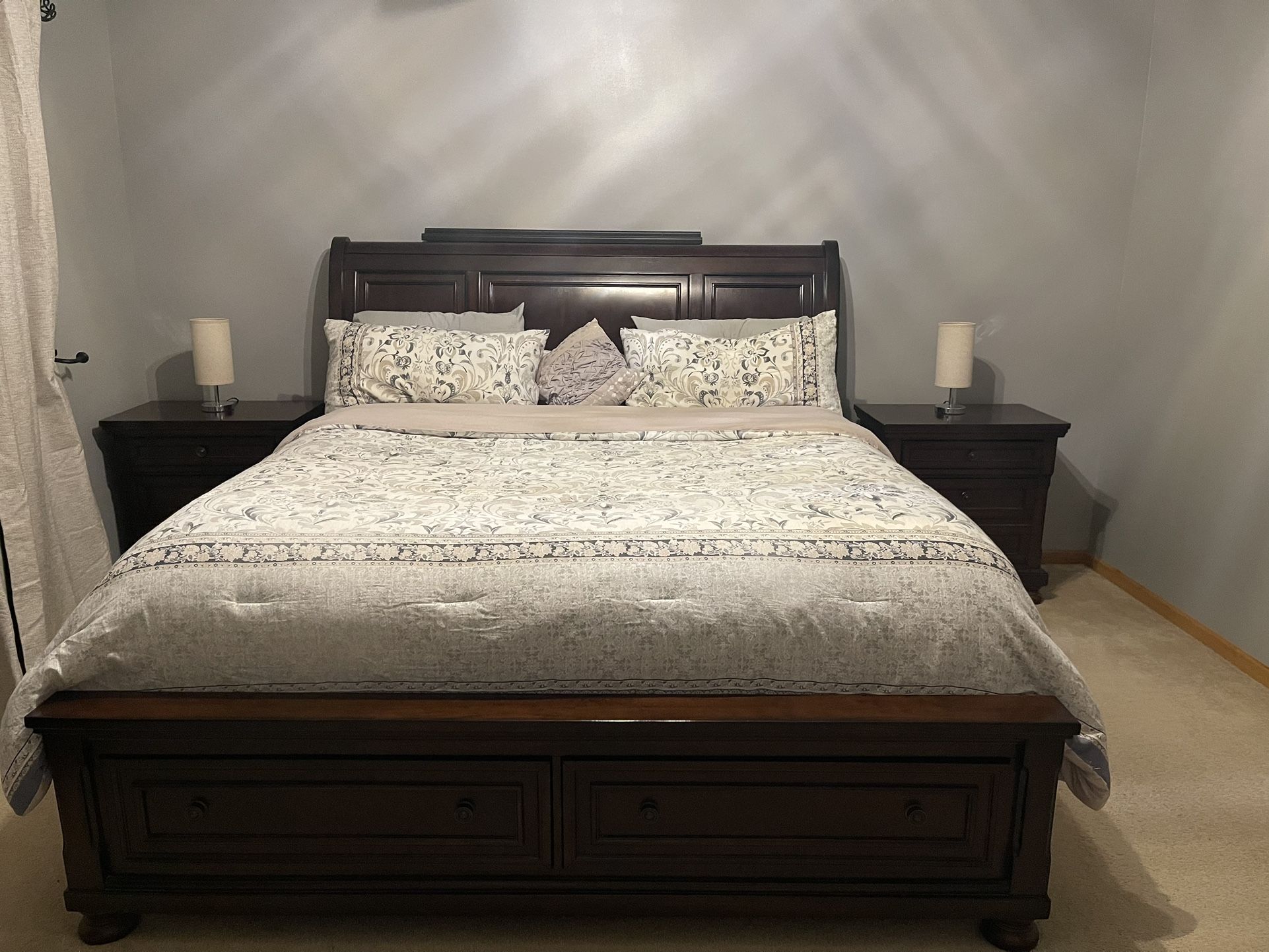 King Side Bedroom Set