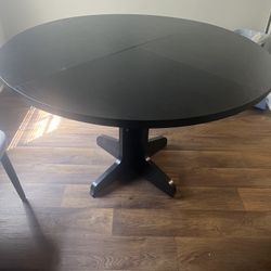 Dining Room Table And Chairs 