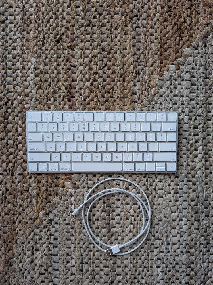 Like New Apple Magic Keyboard A1644