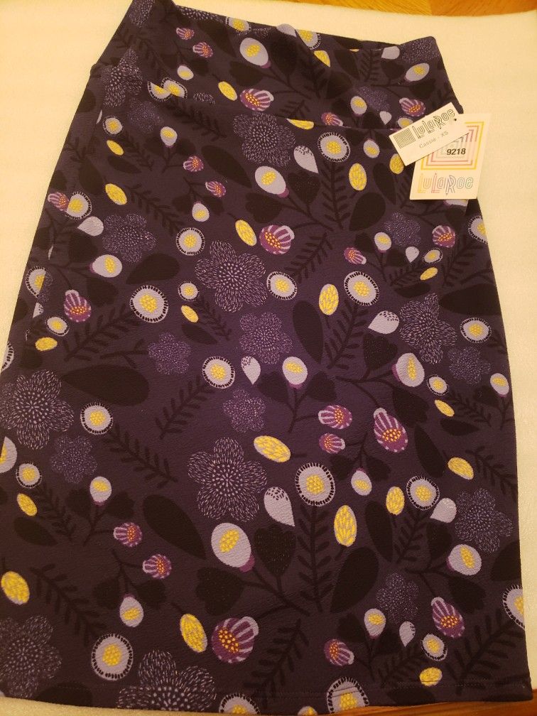 N. Peoria Lularoe Skirt Cassie XS New With Tags Fliral Flowers Please Read Description For Pick Up Location Options 