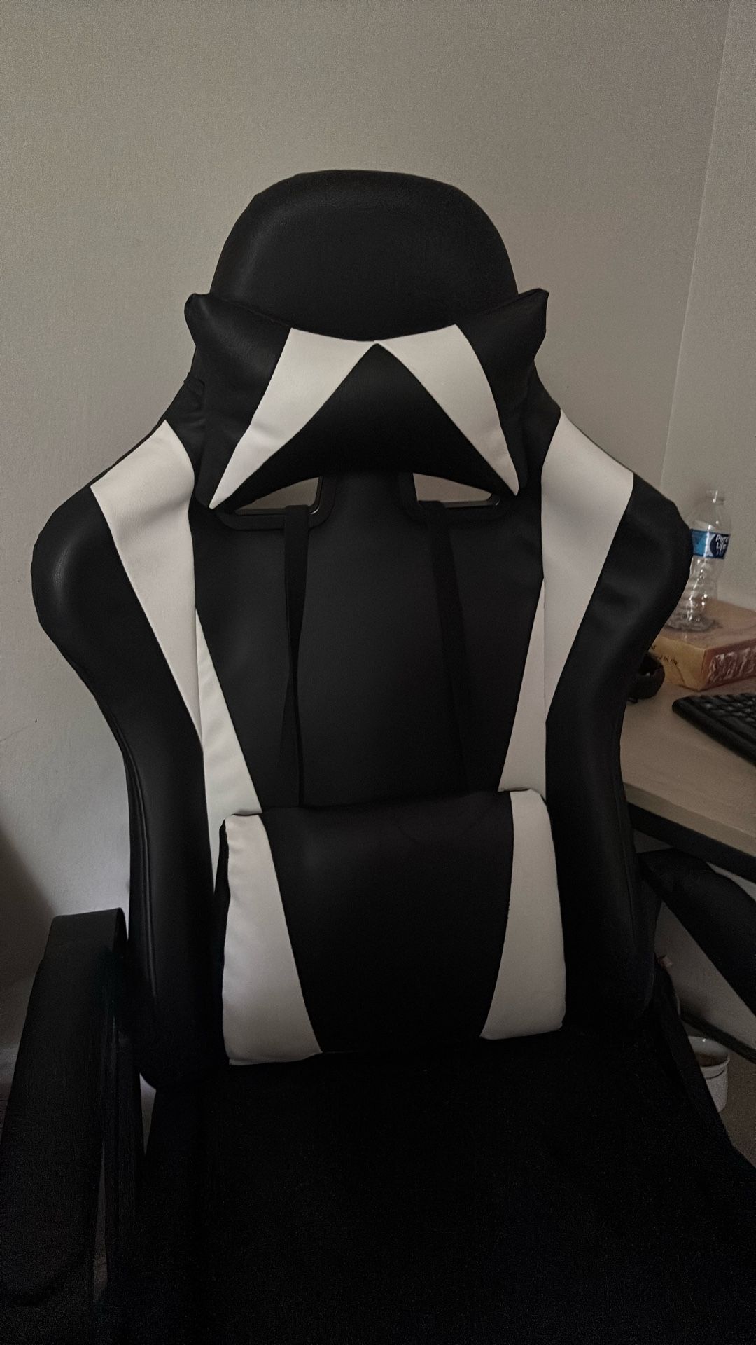 Gaming chair 