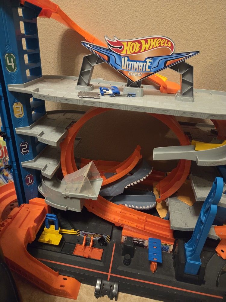 Hot Wheels Garage Shark Attack Other - Toys