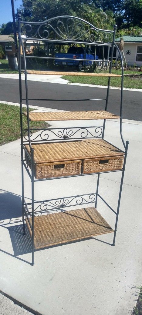 Natural Wicker Bakers Rack