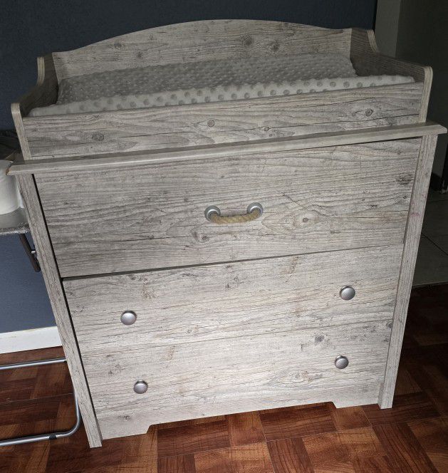 3 Drawer Chest with Changing Topper