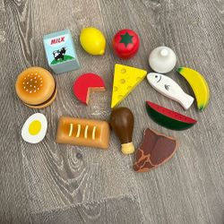 Melissa and Doug wood play food 16 pieces