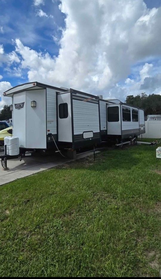 2020 Forest River Wildwood Dlx 2br 2 Ba
