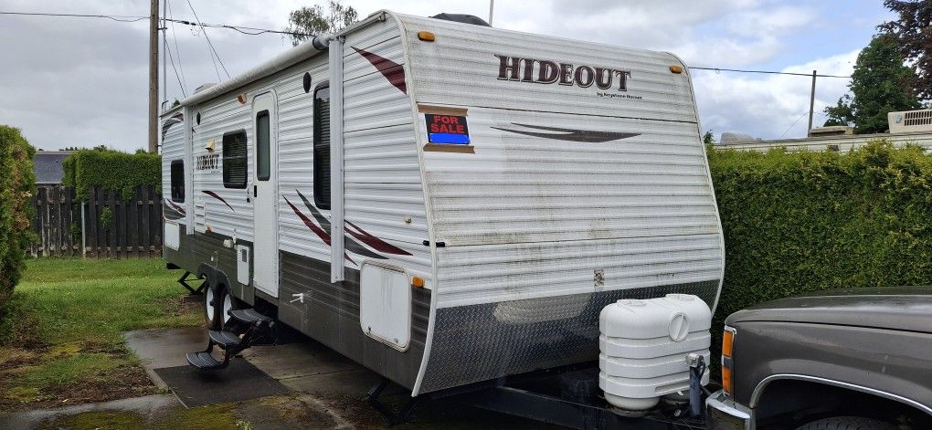 2011 Keystone by Hornet Hideout