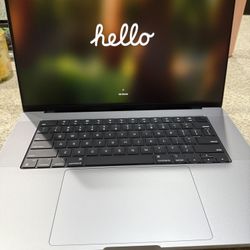 Perfect Condition Apple MacBook Pro 16” M2 Pro (2023) 16GB Ram 1TB SSD AppleCare Plus!