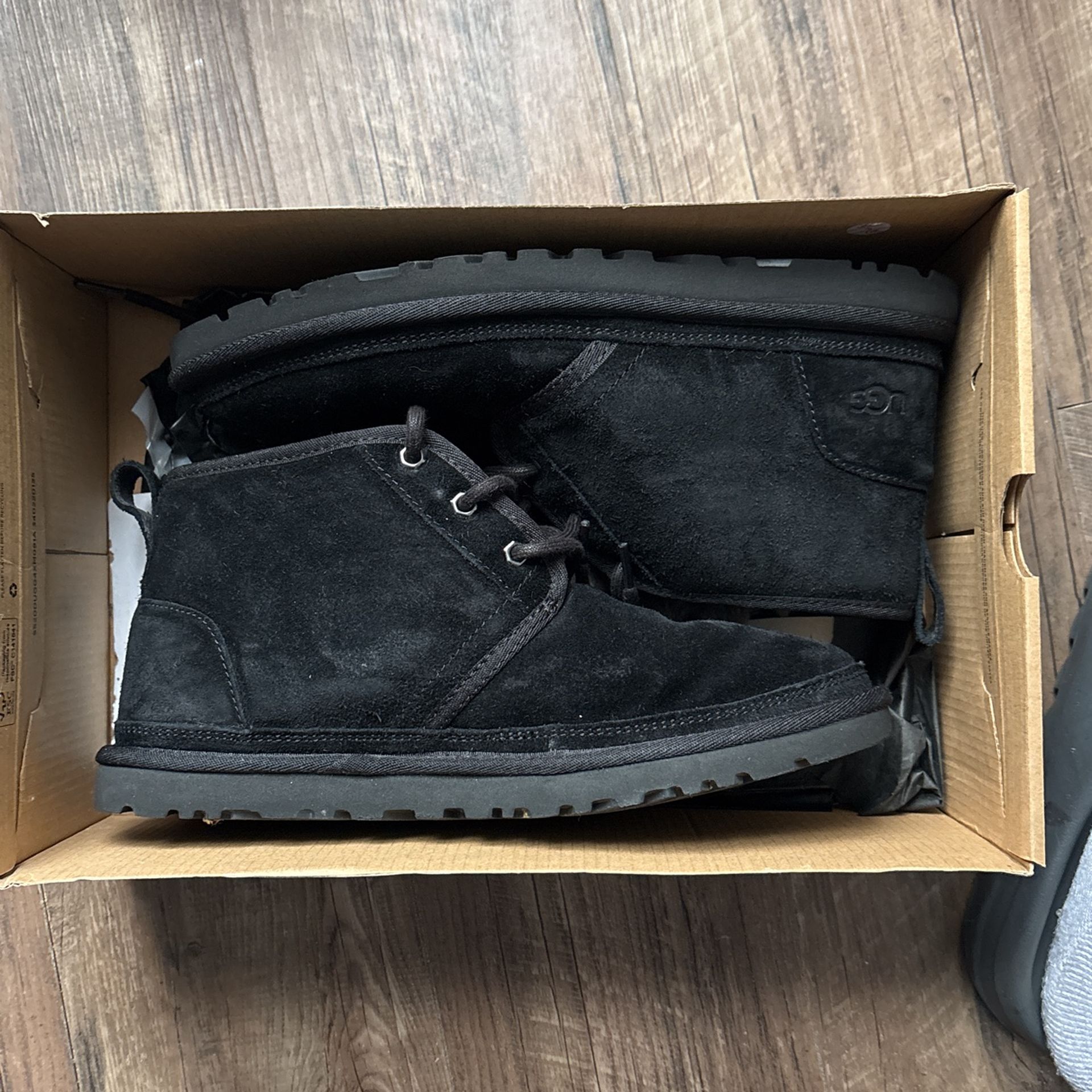 UGGS BOOTS ALL BLACK