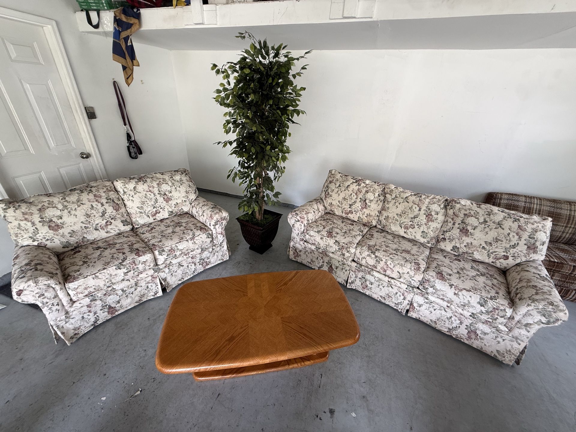 Klaussner Floral Living Room Set