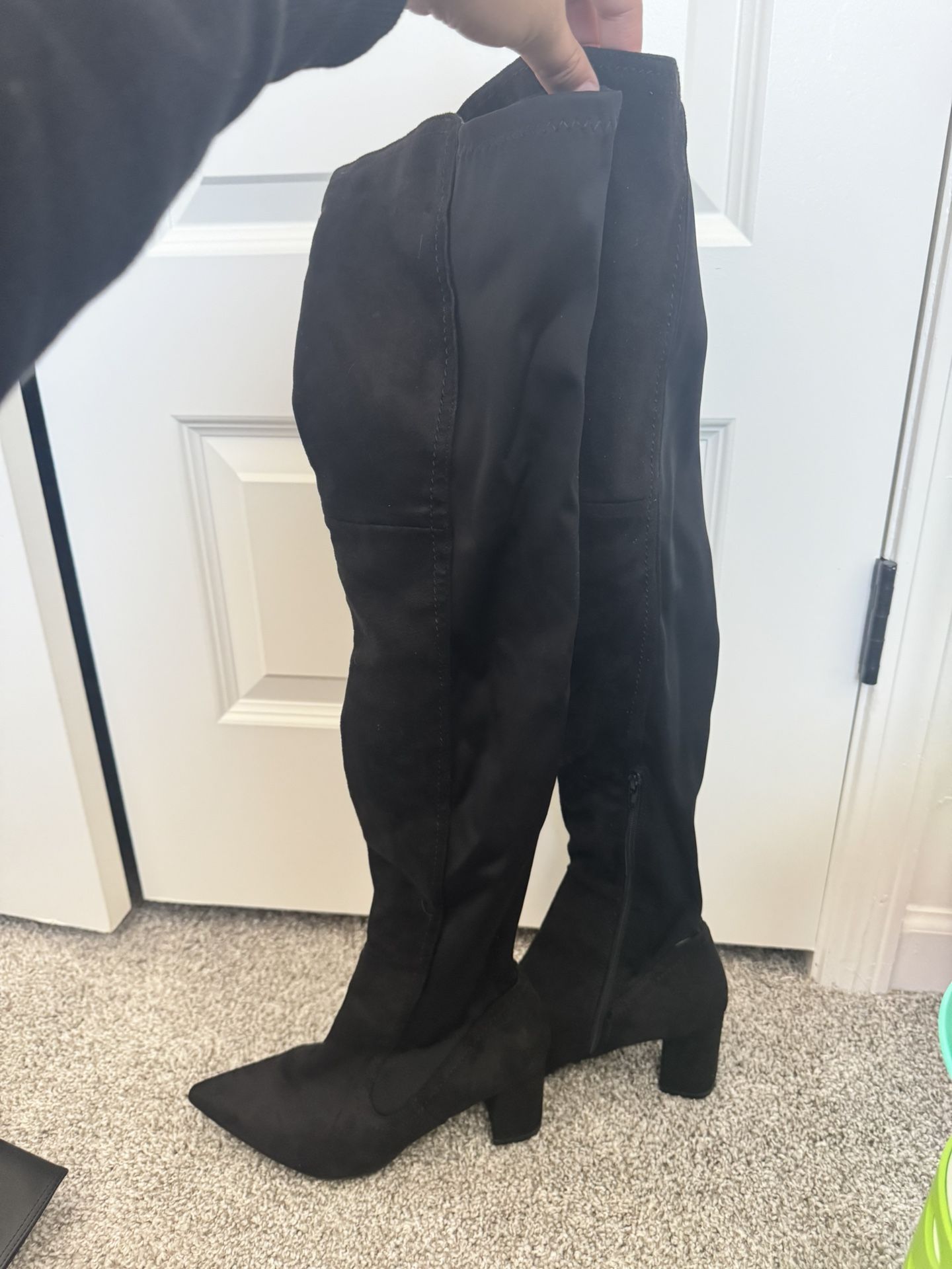 Black heel boots