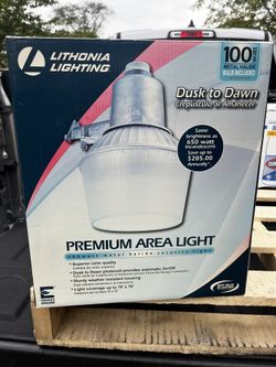 DUSK TO DAWN LIGHT 100Watt METAL HALIDE
