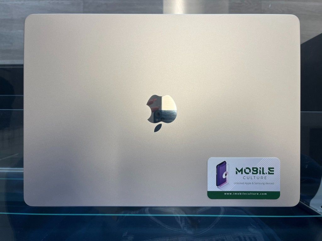 2023 MacBook Air M2 15" 8GB 256HD (90 Day Same As Cash Financing Available)