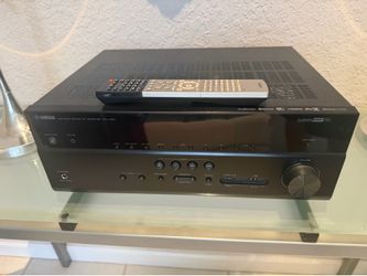 Yamaha RX-V681 7.2 Atmos 4K WiFi Bluetooth Airplay Receiver
