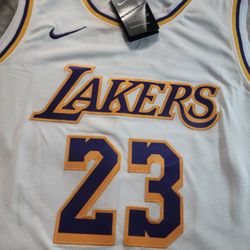 New with tags Lakers Lebron James Jersey Stitched letters Sz L