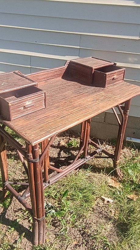 Table/Desk
