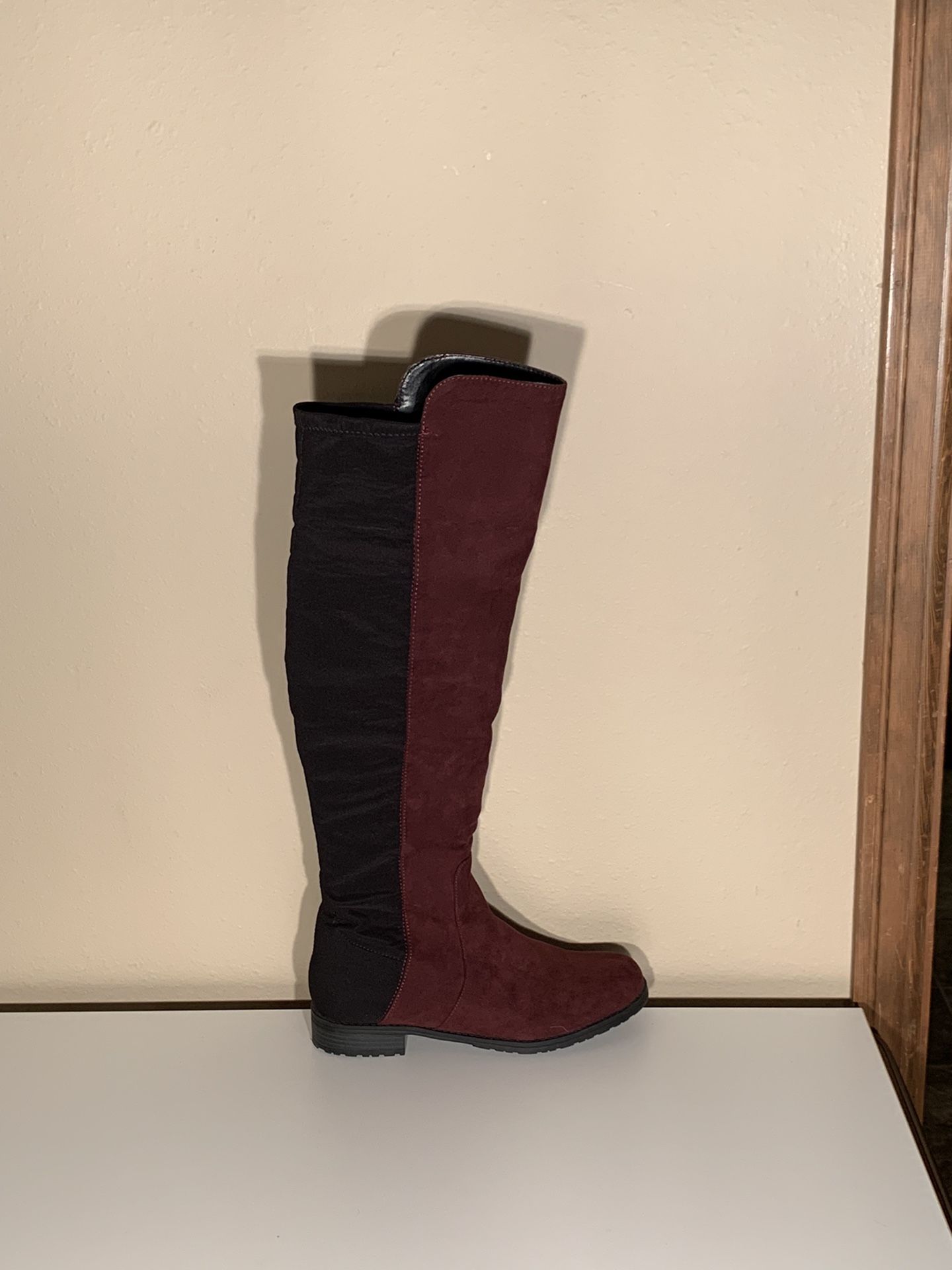 Women’s Burgundy/Black Boots Sz 7.5