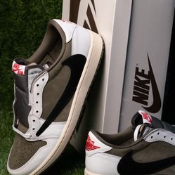 Travis Scott Jordan 1 Retro Low OG SP “Medium Olive” Size 13