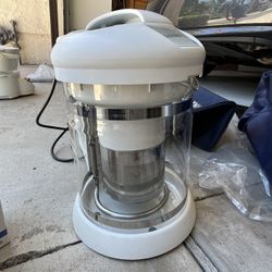 Kitchen Appliances & Pans