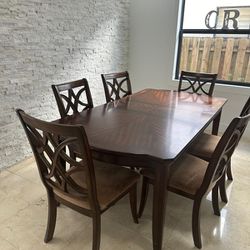 Extandable Dining Table