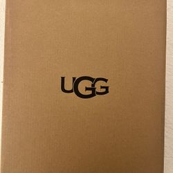 UGG CLASSIC MINI II SIZE 7