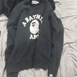 Bape Crewneck Size Large 